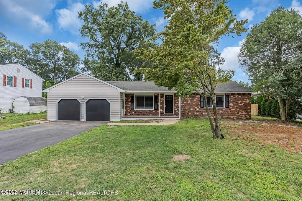 821 Bay Avenue - Photo 2