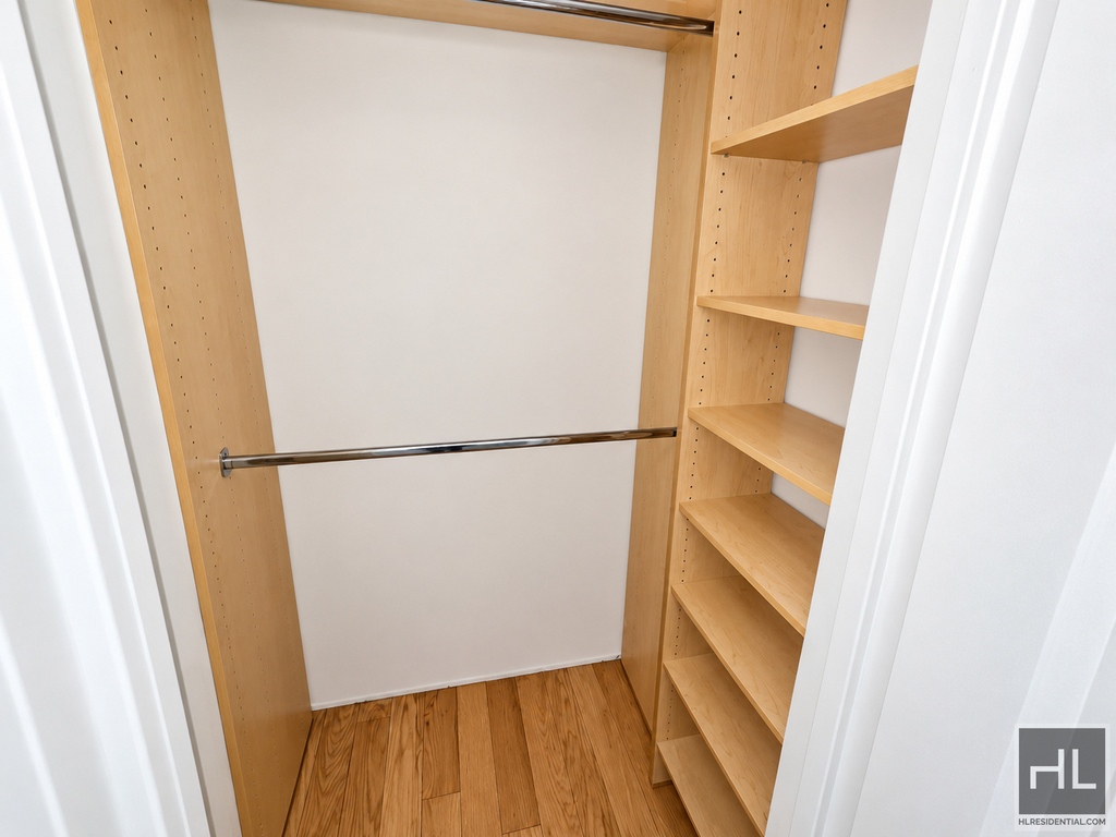 East 56 Street - Photo 6