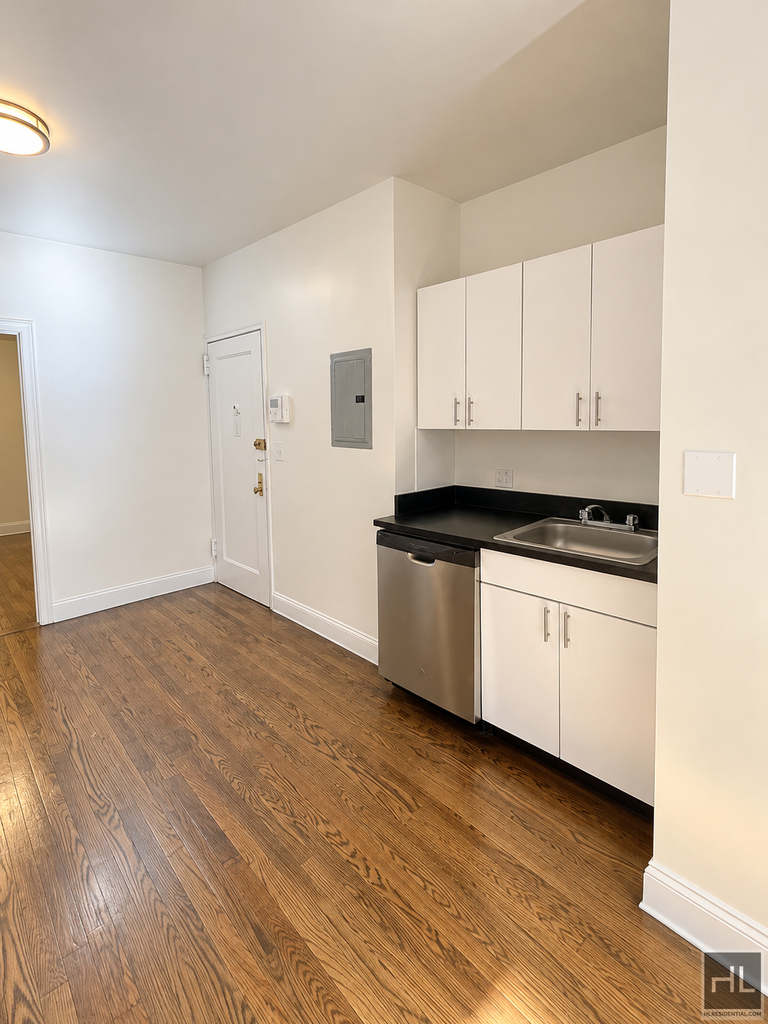 East 89 Street - Photo 6