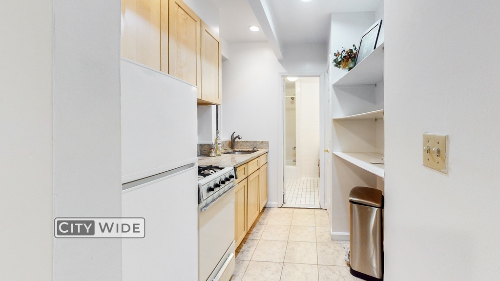 322 East 89th Street - Photo 2