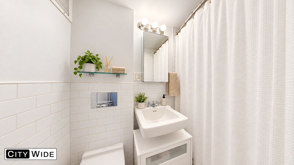 324 East 83rd Street - Photo 2