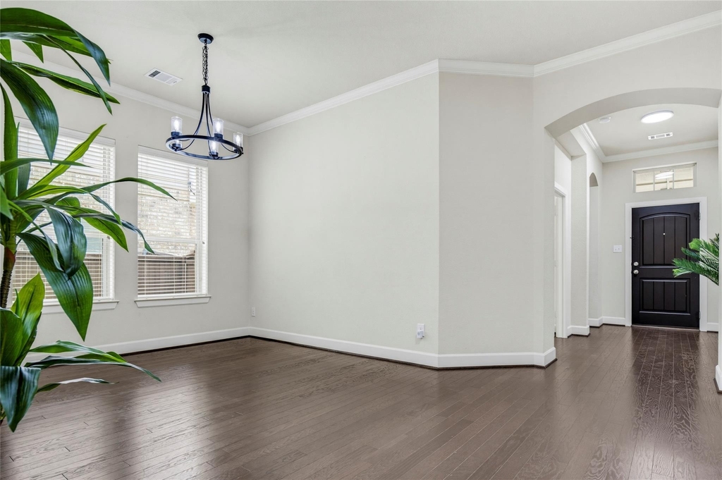 5928 Silverton Avenue - Photo 8