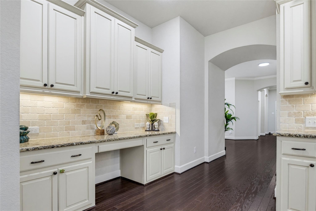 5928 Silverton Avenue - Photo 18