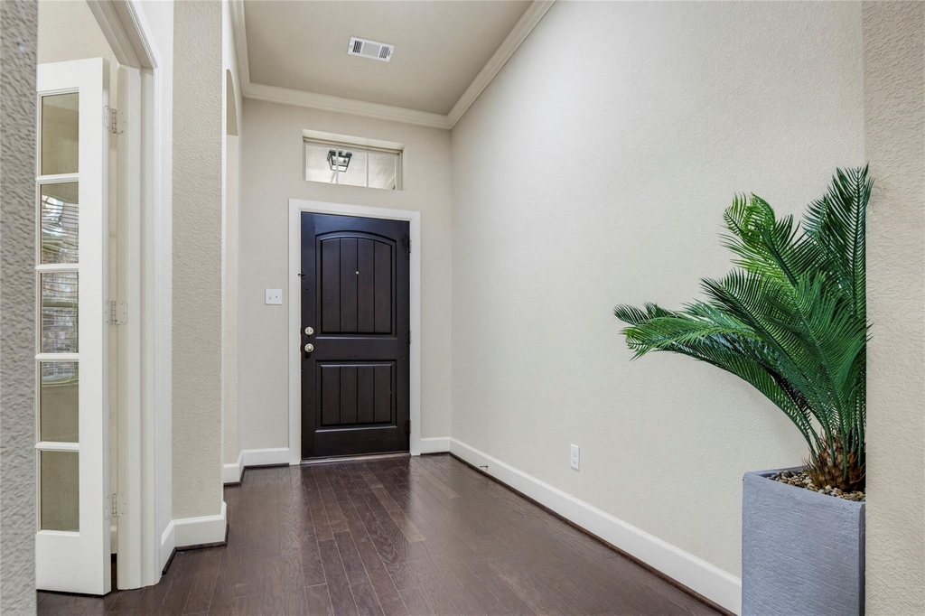 5928 Silverton Avenue - Photo 4