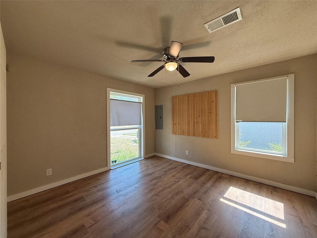 2703 Downing Avenue - Photo 8