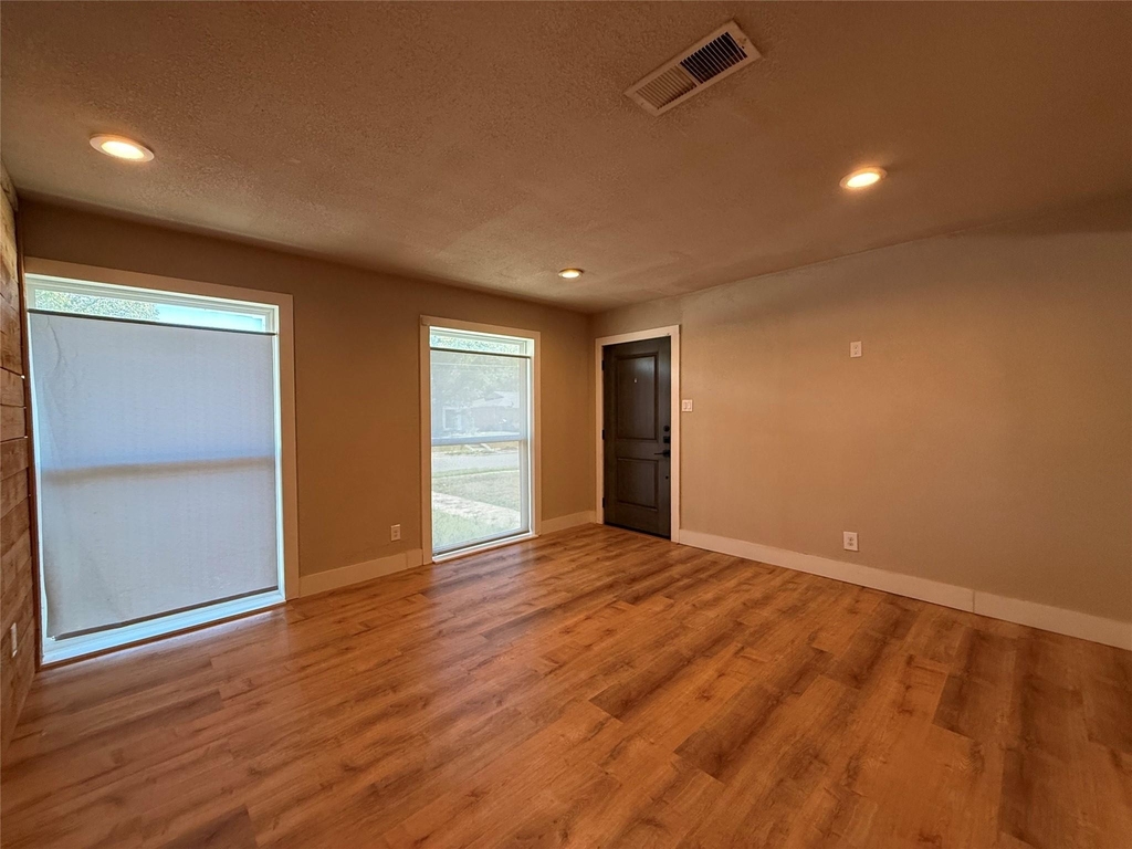 2703 Downing Avenue - Photo 7