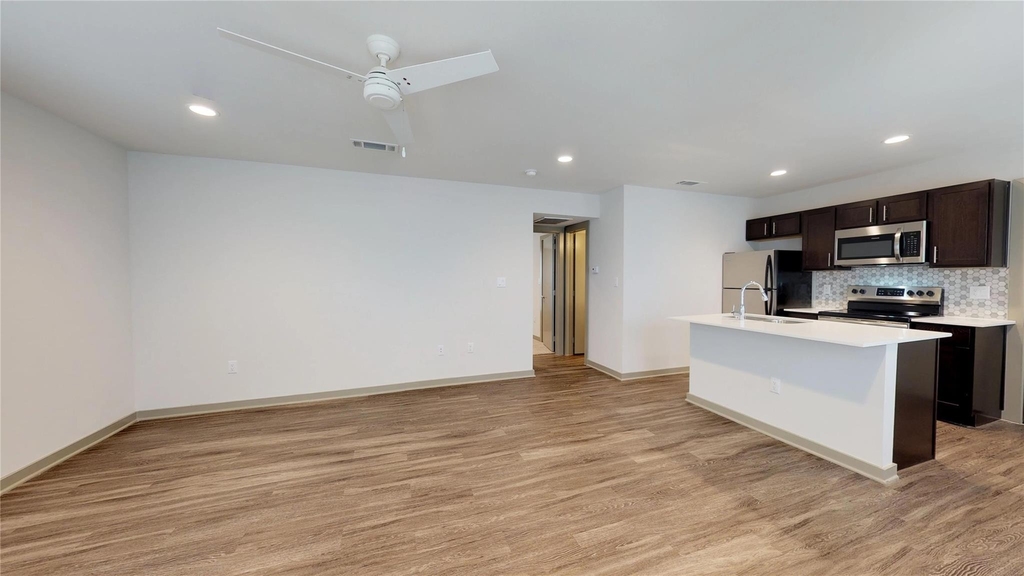 6304 Prospect Avenue - Photo 2