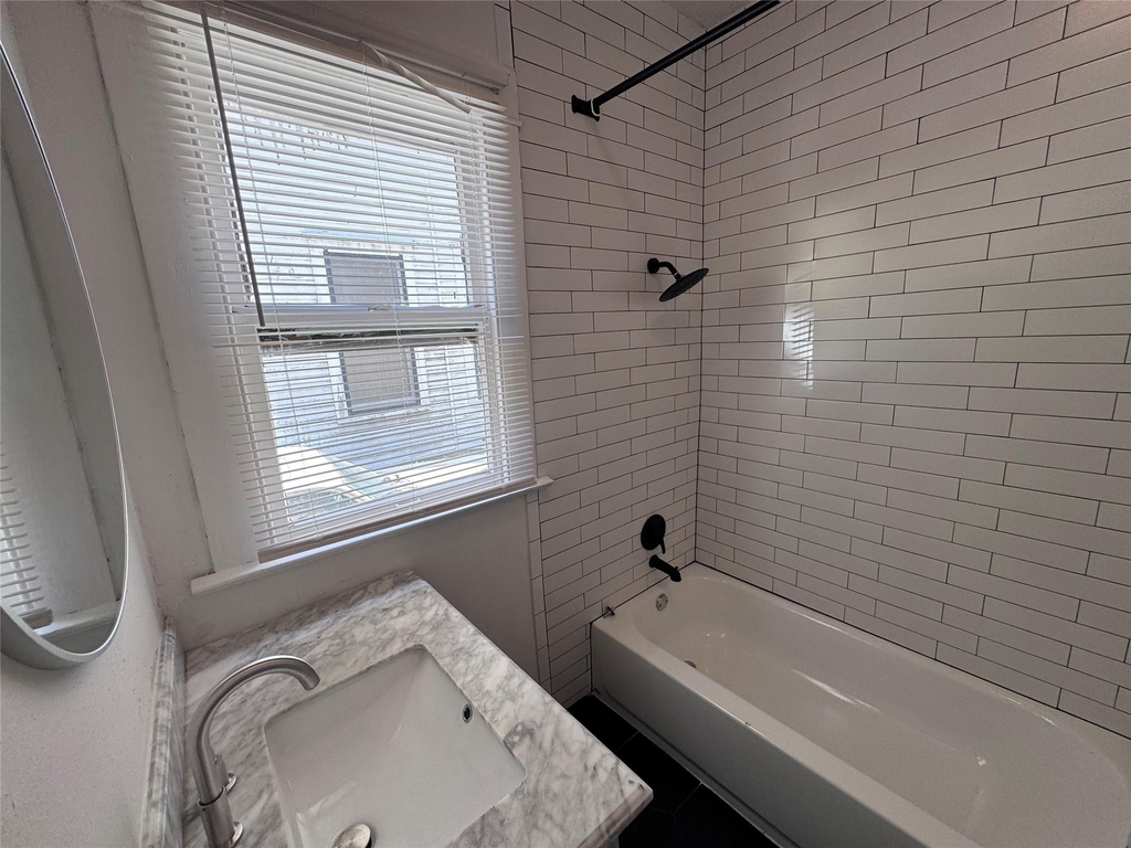 5617 Victor Street - Photo 6