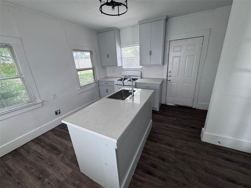 5617 Victor Street - Photo 11