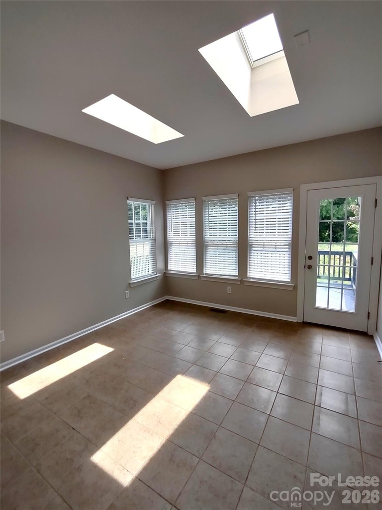 10114 Whiteburn Court - Photo 6