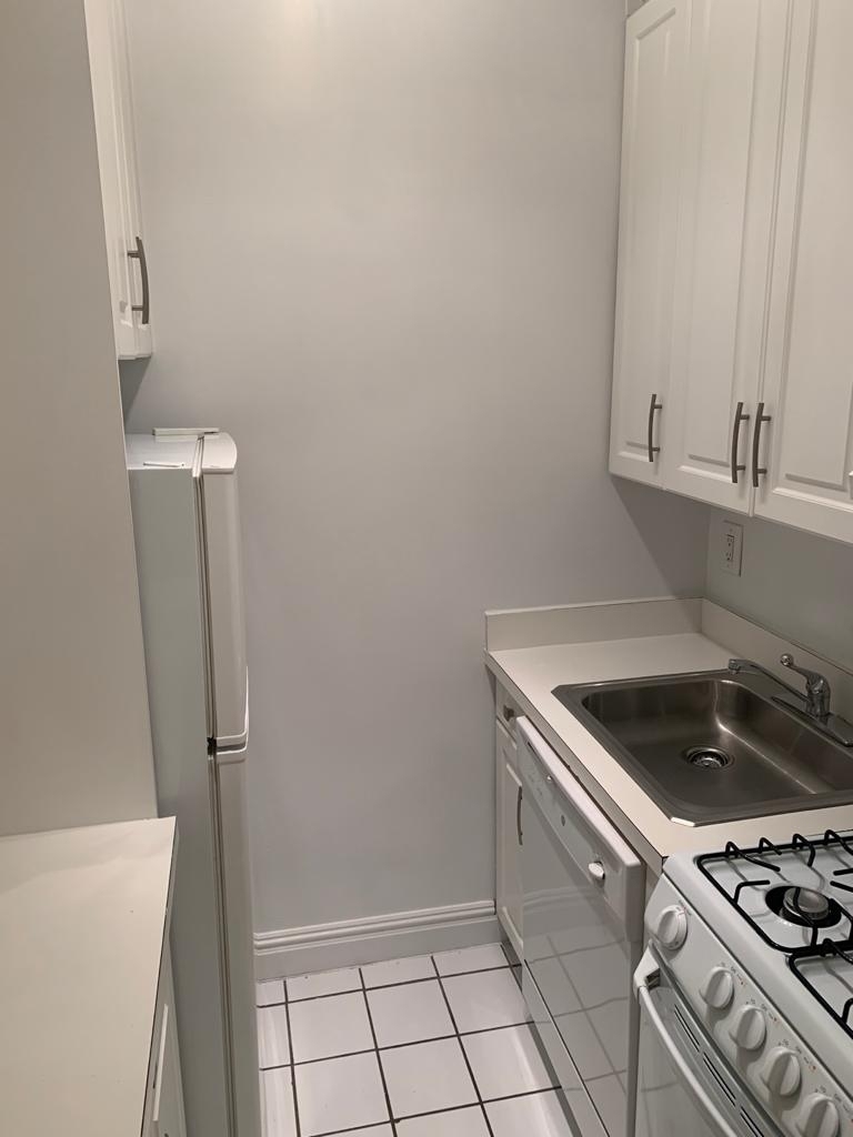 East 83rd Street - Photo 0