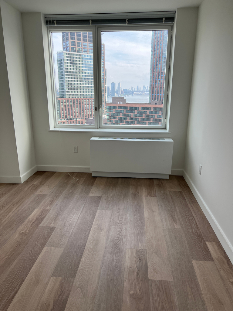 Center Boulevard - Photo 4