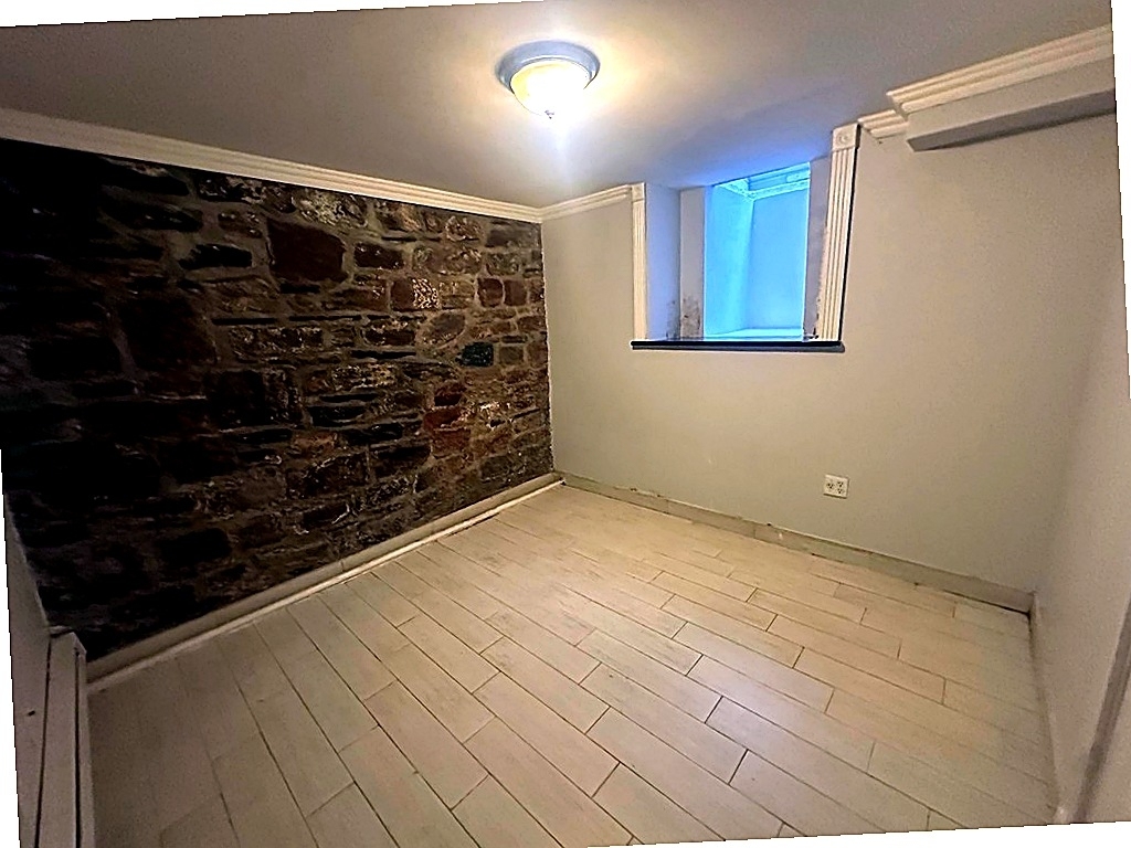 Leroy Street — 4 Bed - Photo 1