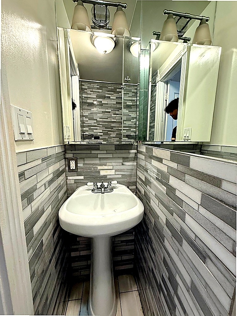 West 14th Street — 1 Bed - Photo 1