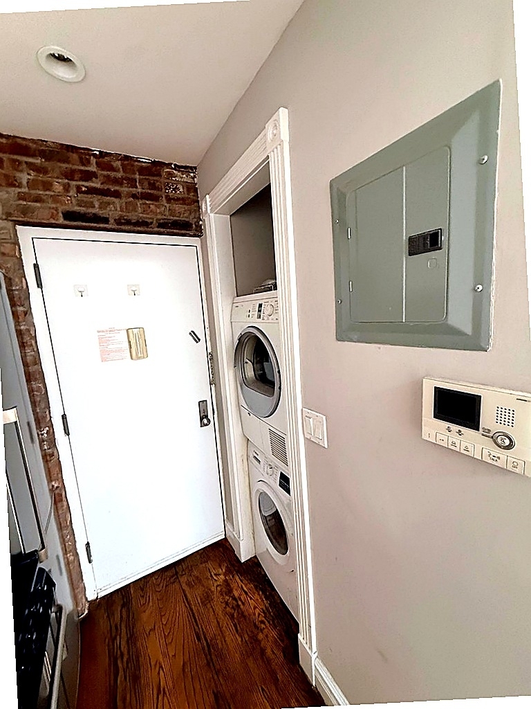 West 14th Street — 1 Bed - Photo 6