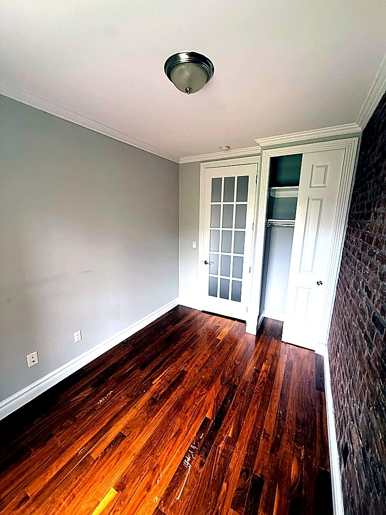West 21st Street — 1 Bed - Photo 5