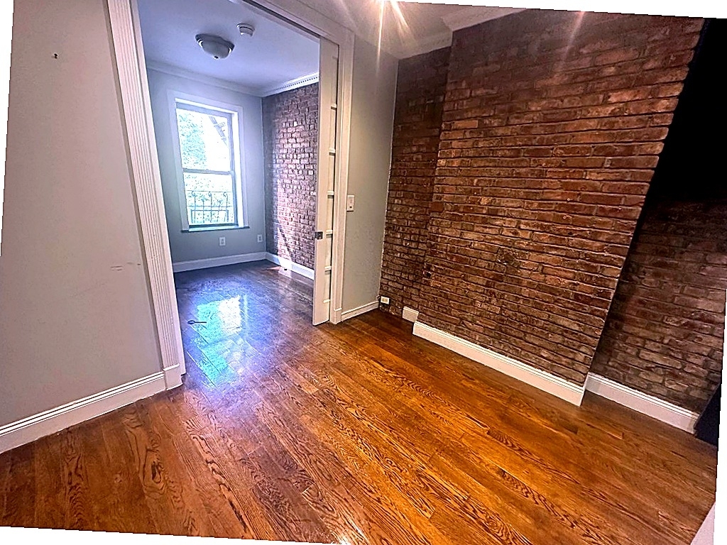 East 106th Street — 3 Bed - Photo 7