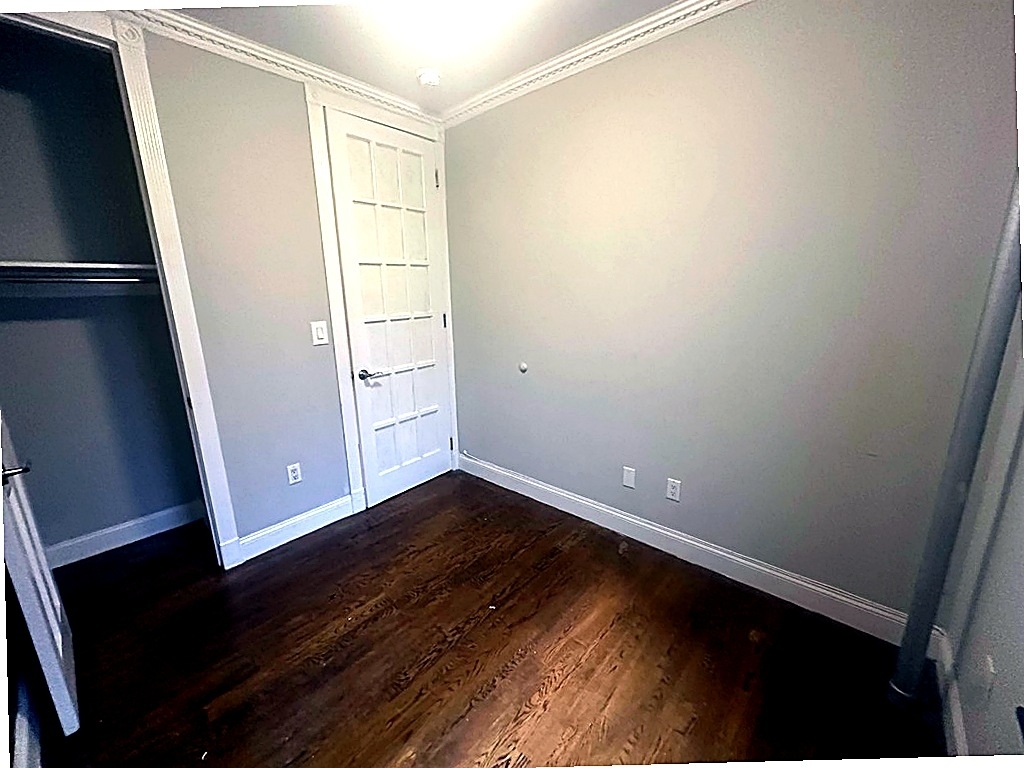 East 106th Street — 3 Bed - Photo 2