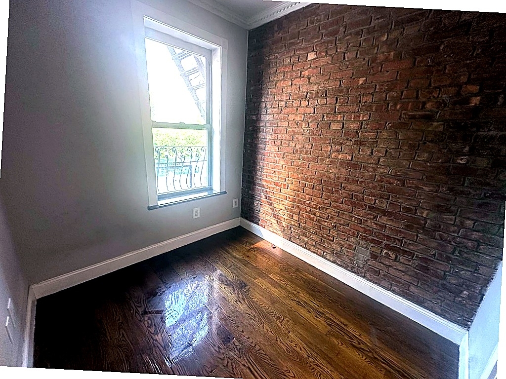 East 106th Street — 3 Bed - Photo 5