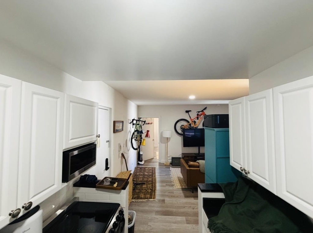 West 34th Street - Photo 5