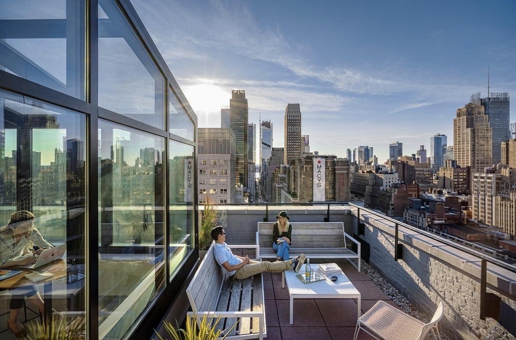 West 34th Street - Photo 17