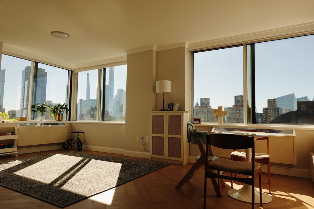 160 Riverside Boulevard - Photo 8