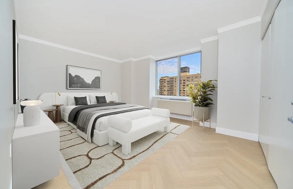160 Riverside Boulevard - Photo 1