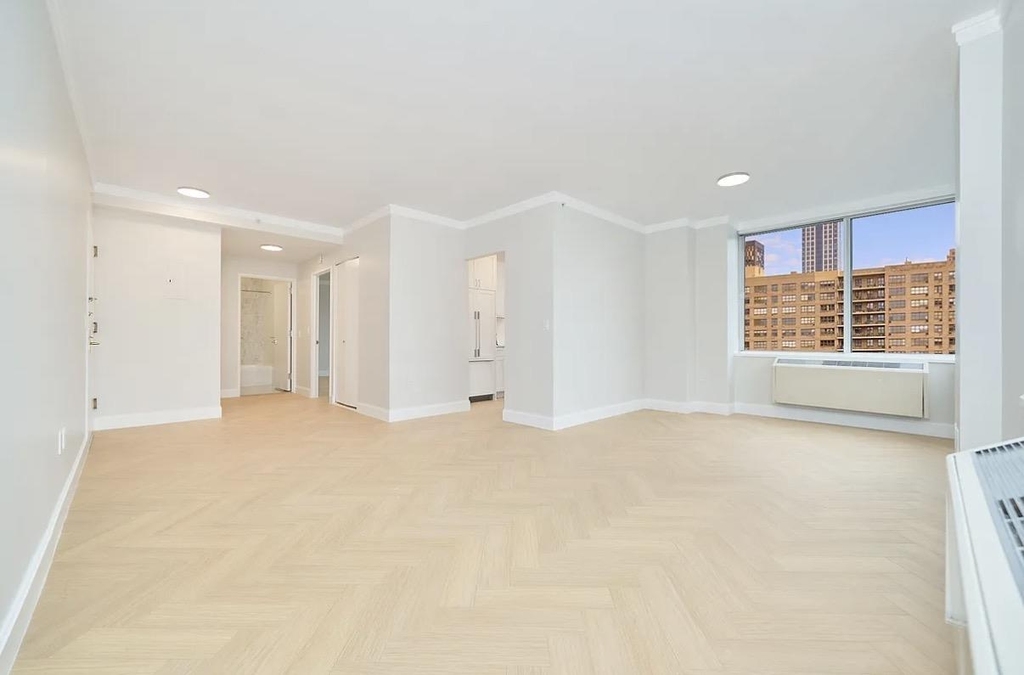 160 Riverside Boulevard - Photo 12