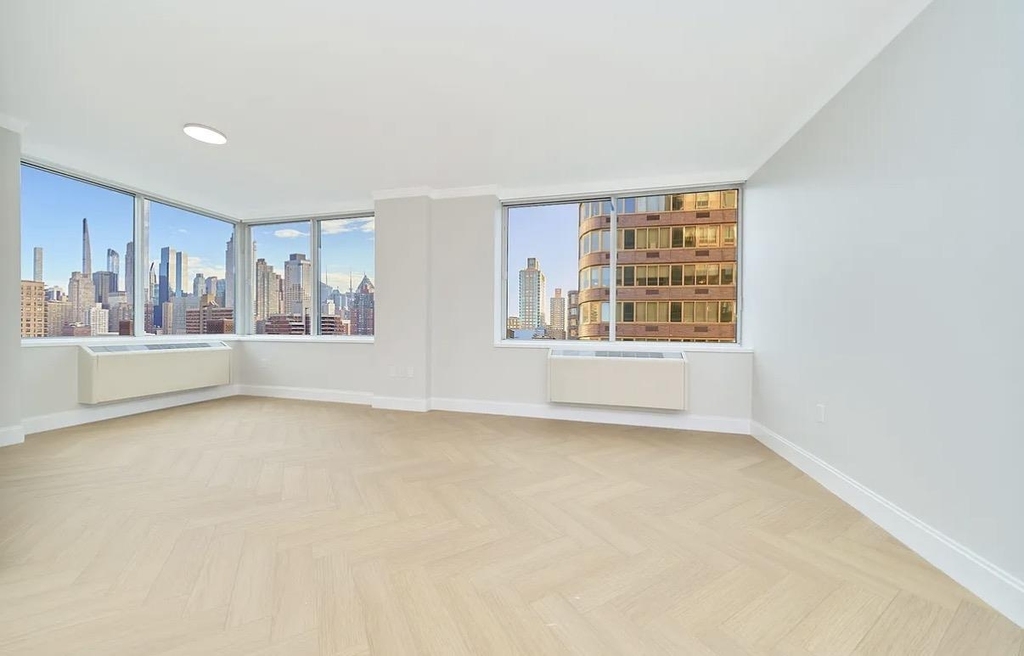 160 Riverside Boulevard - Photo 13