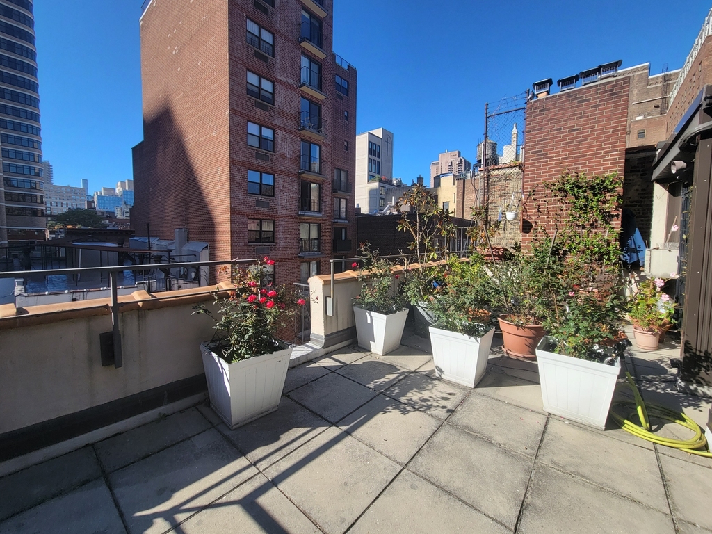 170 East 92nd Street - Photo 14