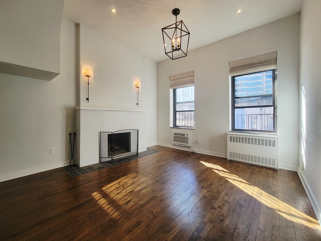 170 East 92nd Street - Photo 1