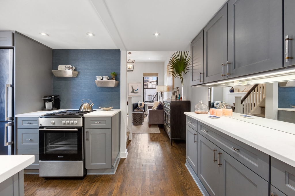 170 East 92nd Street - Photo 5
