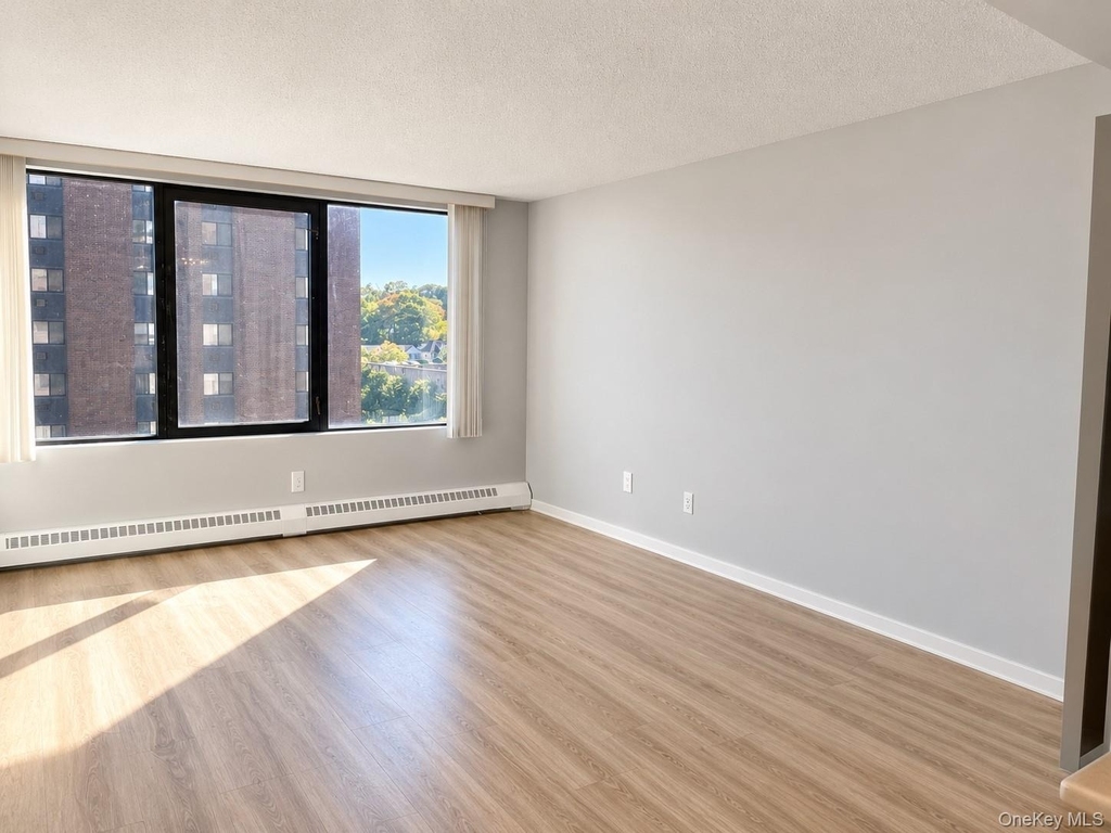 4 Martine Avenue - Photo 1