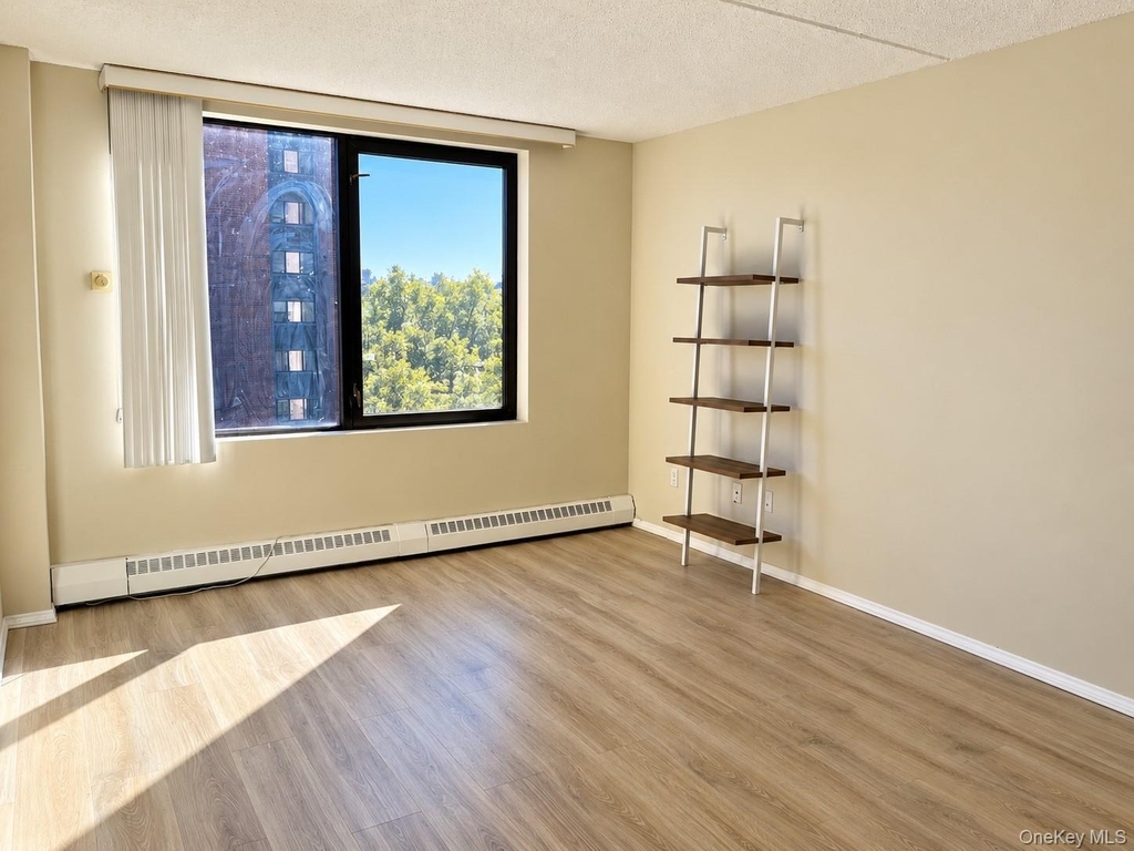 4 Martine Avenue - Photo 4