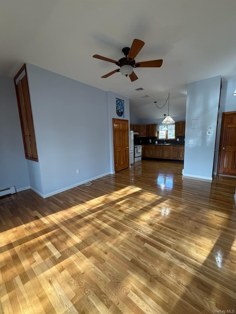 888 Custer Street - Photo 2