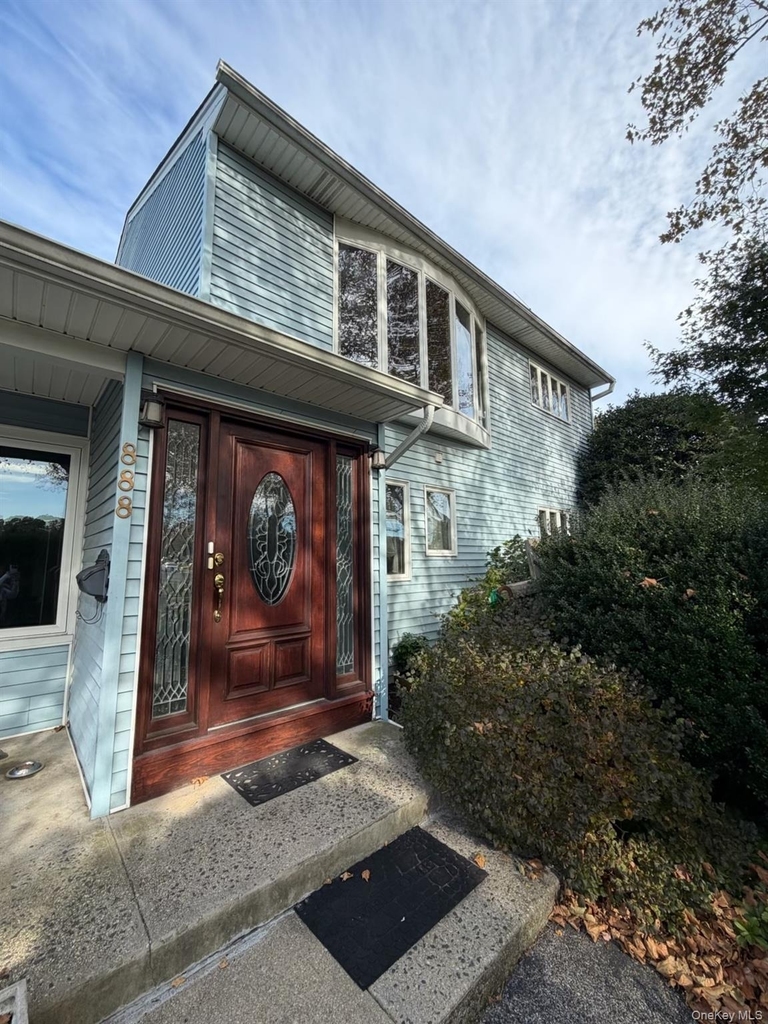 888 Custer Street - Photo 0