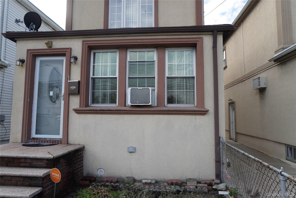 11642 142nd Street - Photo 1