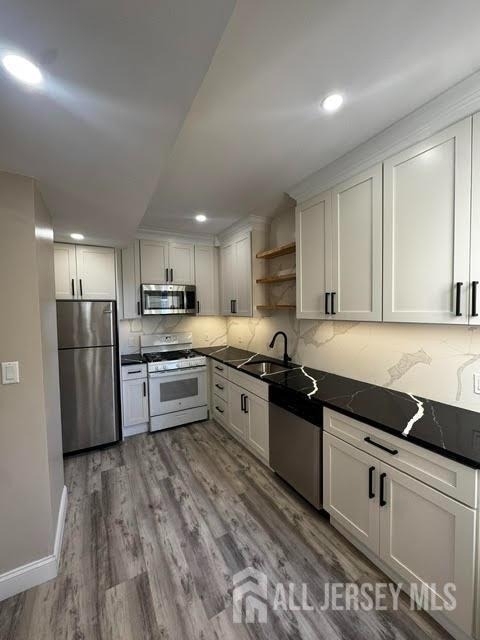 40-2f E 15 Street - Photo 2
