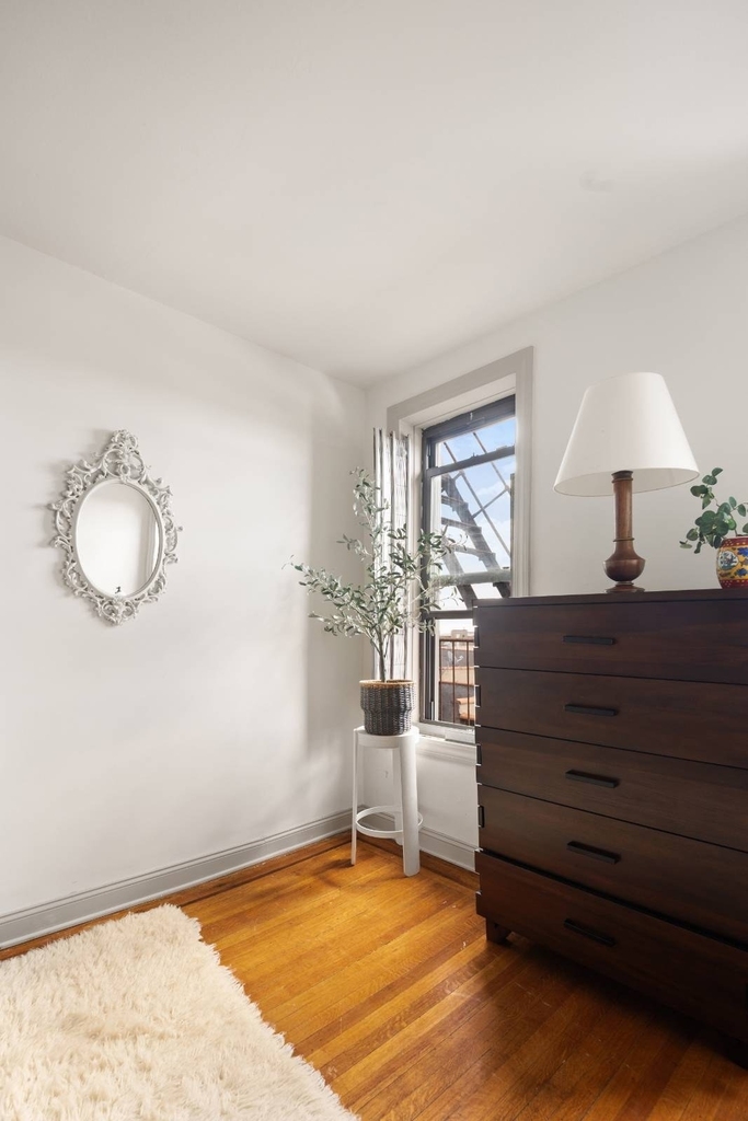 1710 Carroll Street - Photo 5