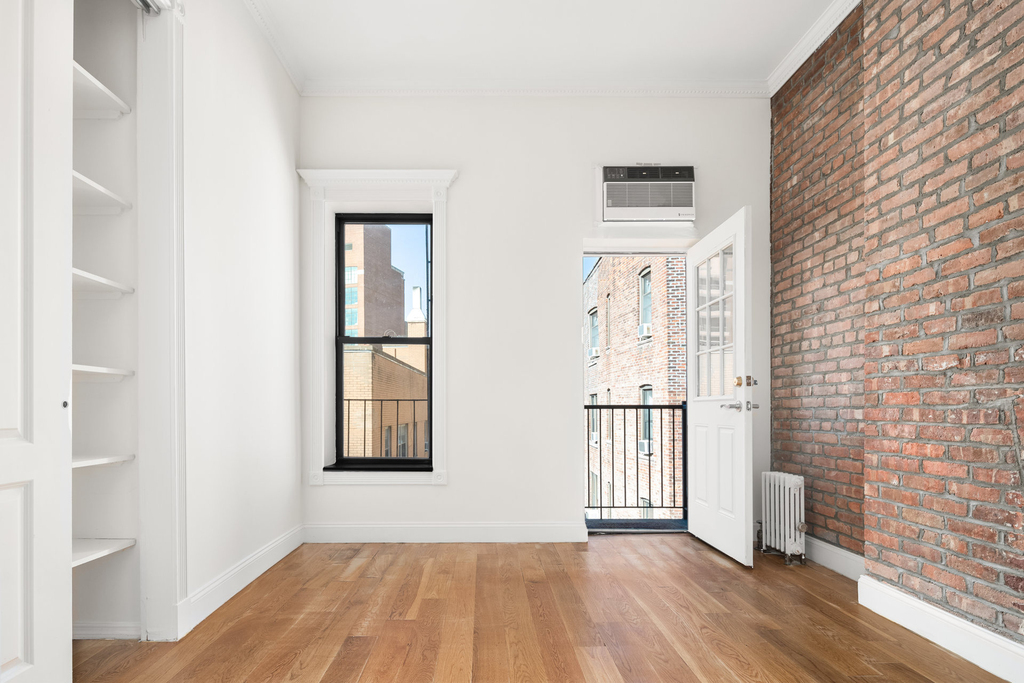 245 Mulberry Street - Photo 3