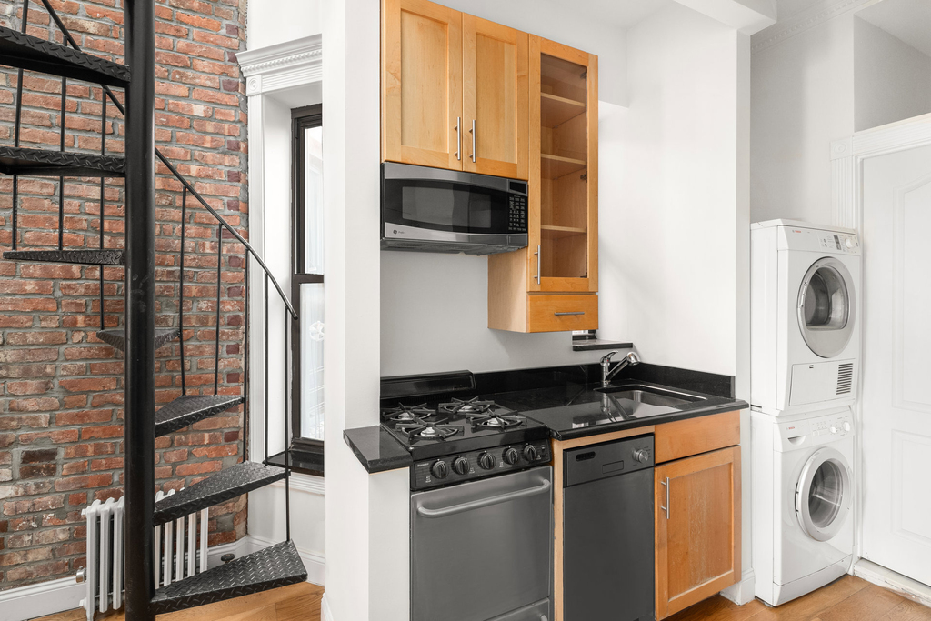 245 Mulberry Street - Photo 4