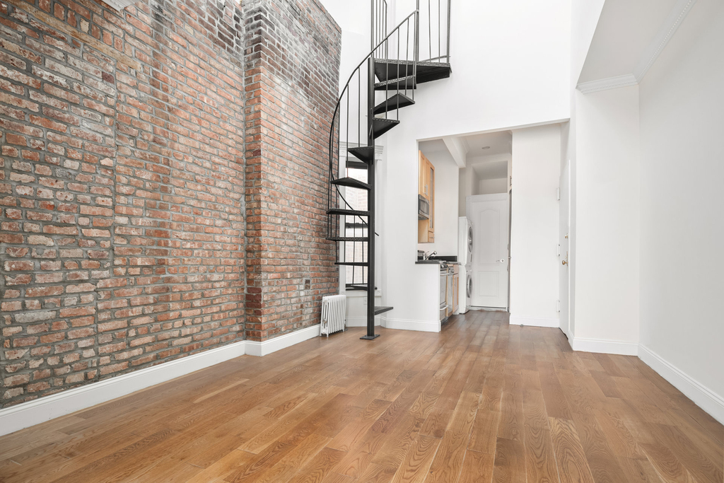 245 Mulberry Street - Photo 2