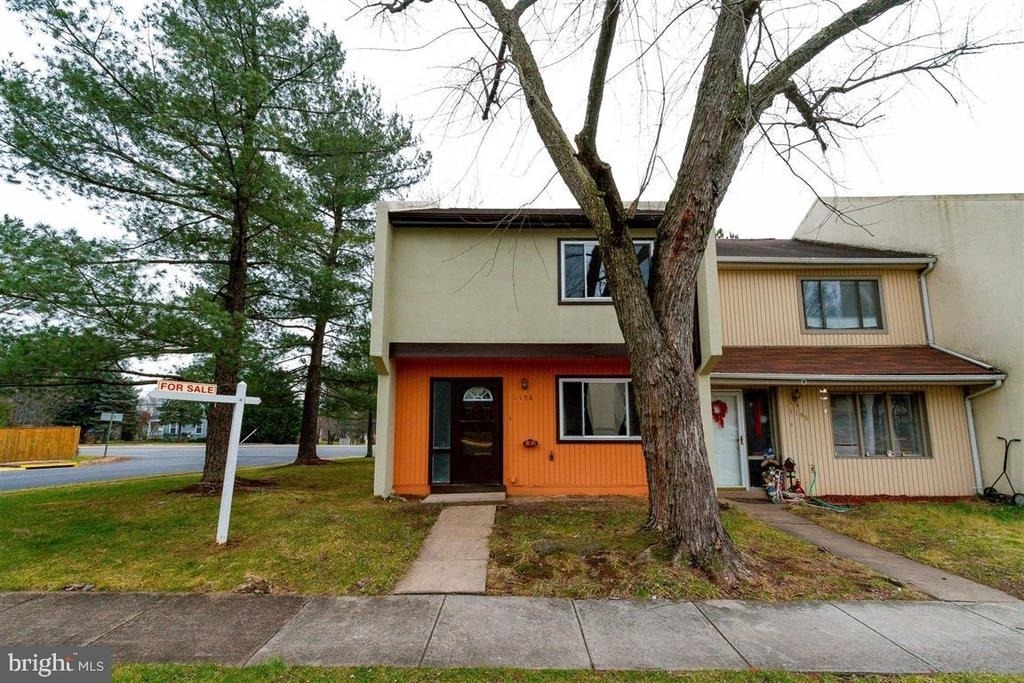 1198 Dublin Place - Photo 1