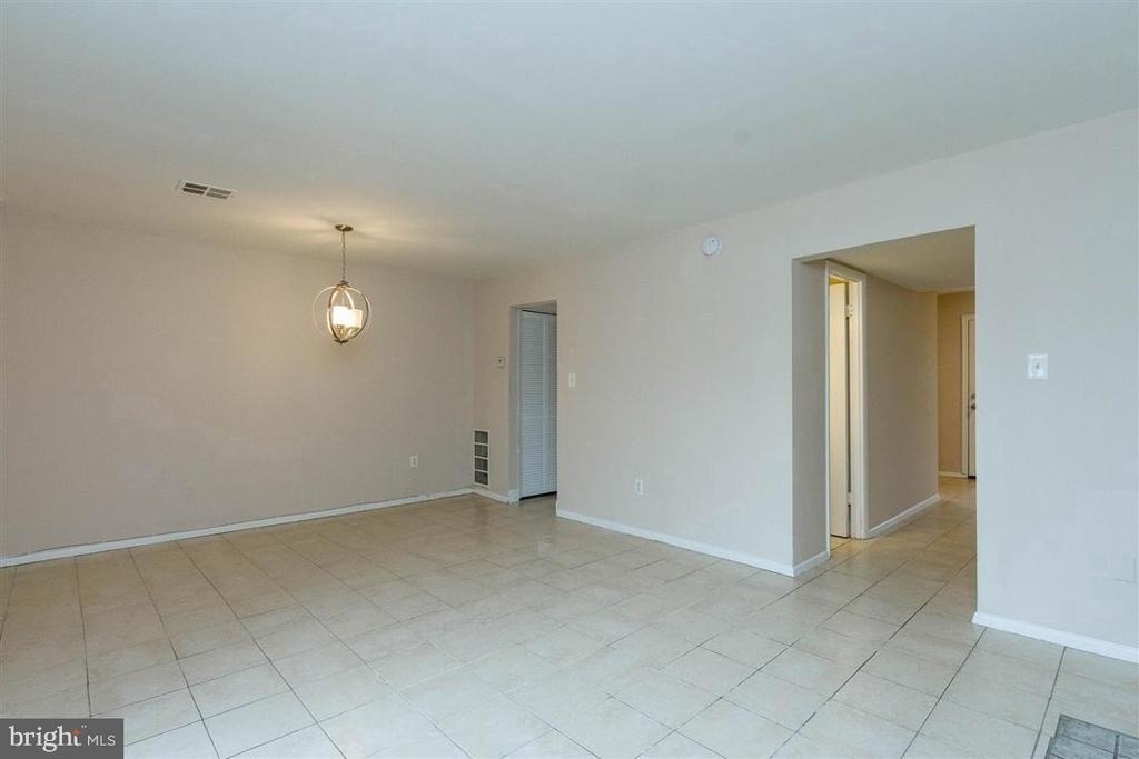 1198 Dublin Place - Photo 7