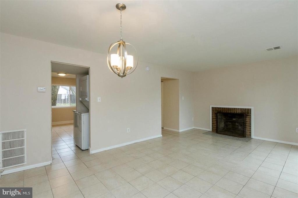 1198 Dublin Place - Photo 5