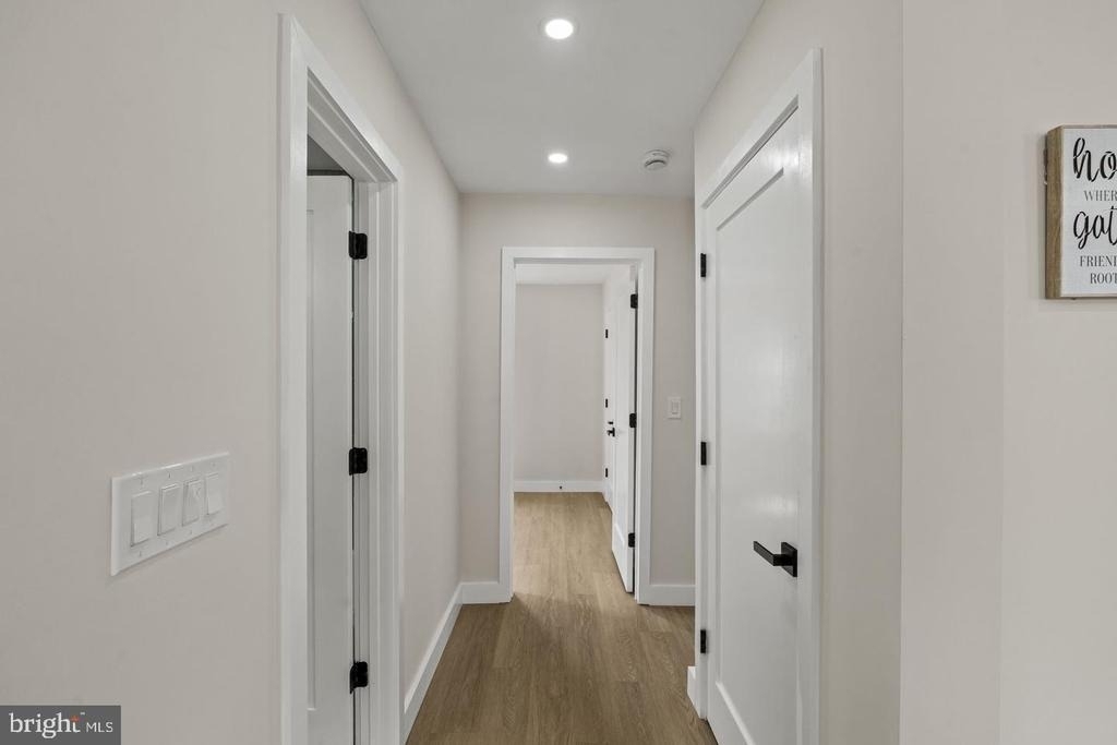 137 Ardsley Ave - Photo 13