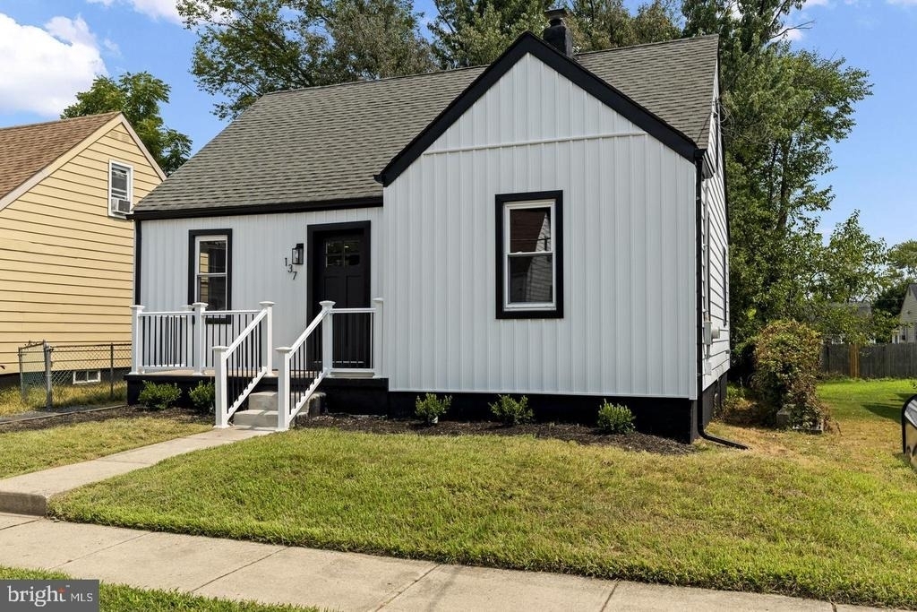 137 Ardsley Ave - Photo 3