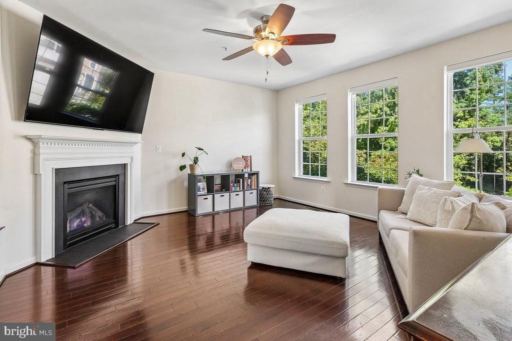 8132 Villaggio Drive - Photo 4