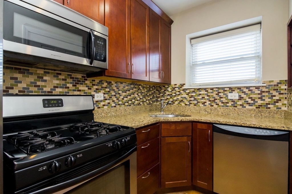 6503 N Claremont Avenue - Photo 1
