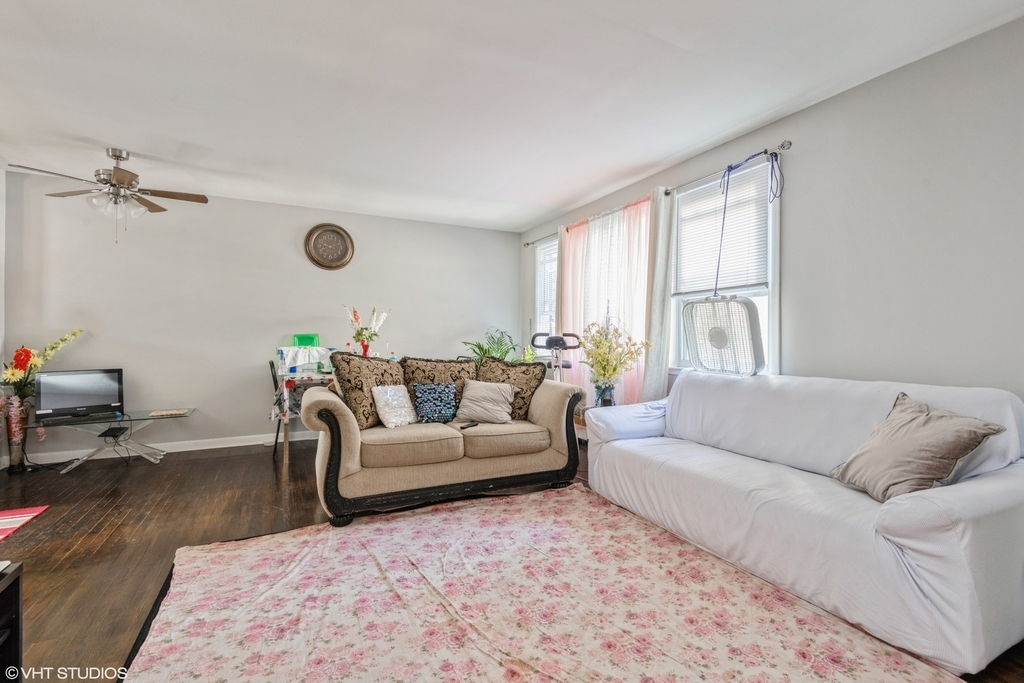 6331 N Fairfield Avenue - Photo 1